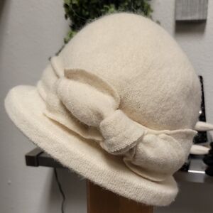 San Diego Hat Company Cream Wool Cloche